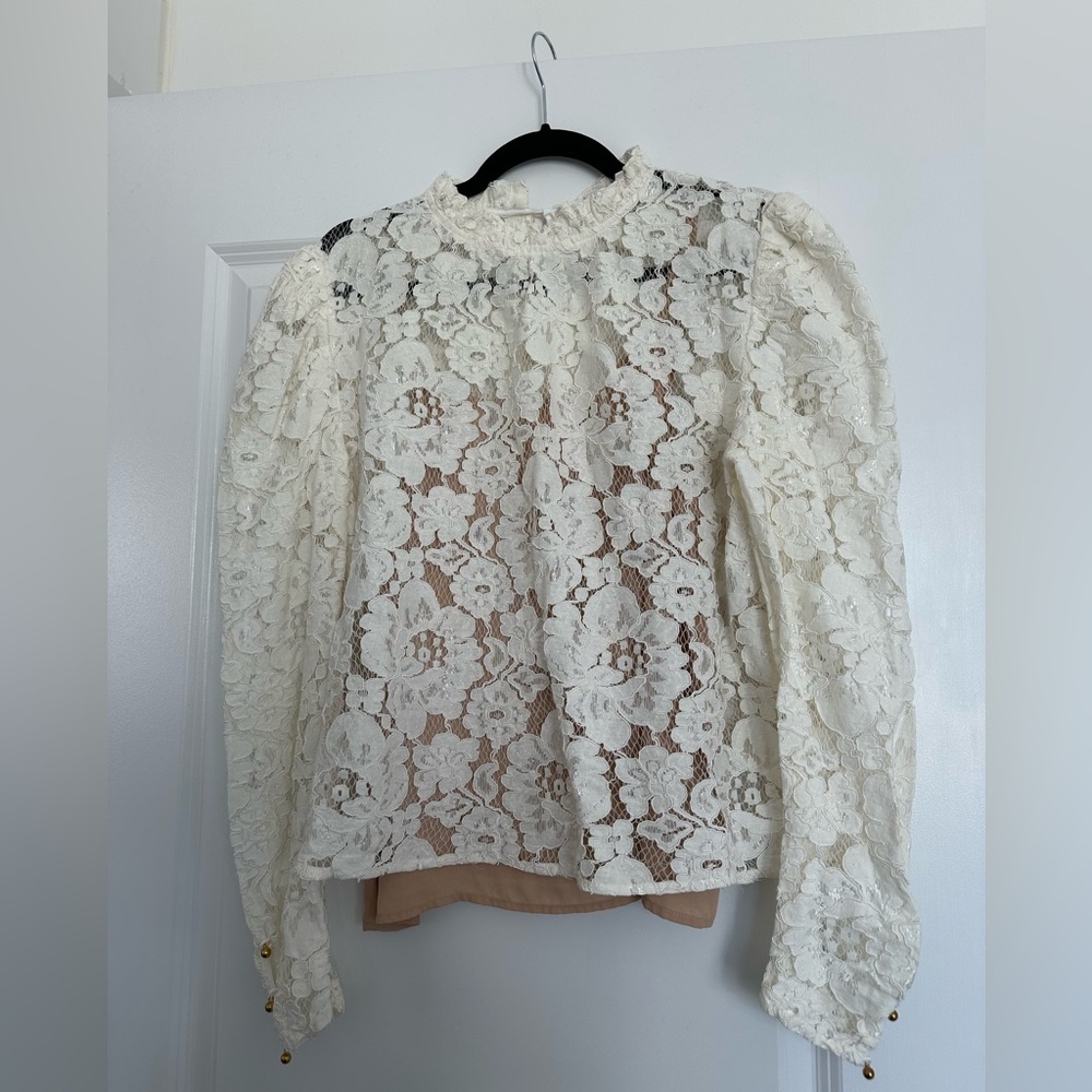 WAYF Emma puff sleeve top; white lace; size Large